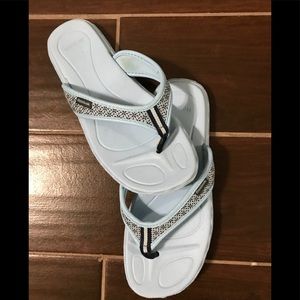 Reebok flip flops